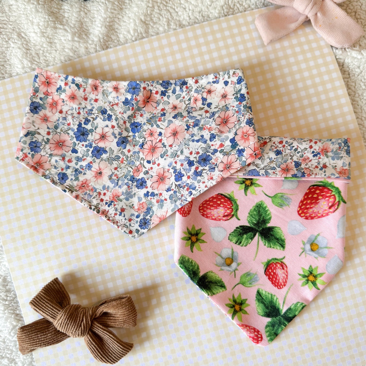 Reversible dog bandana | Blossom