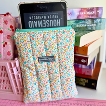 Load image into Gallery viewer, Padded E-reader sleeve | Meadow Valley