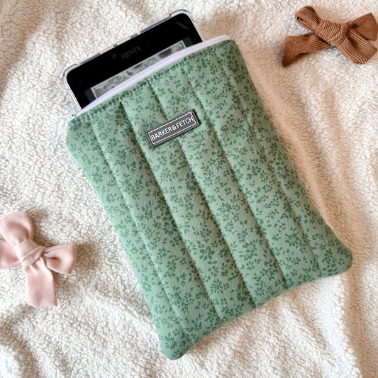 Padded E-reader sleeve | Moss