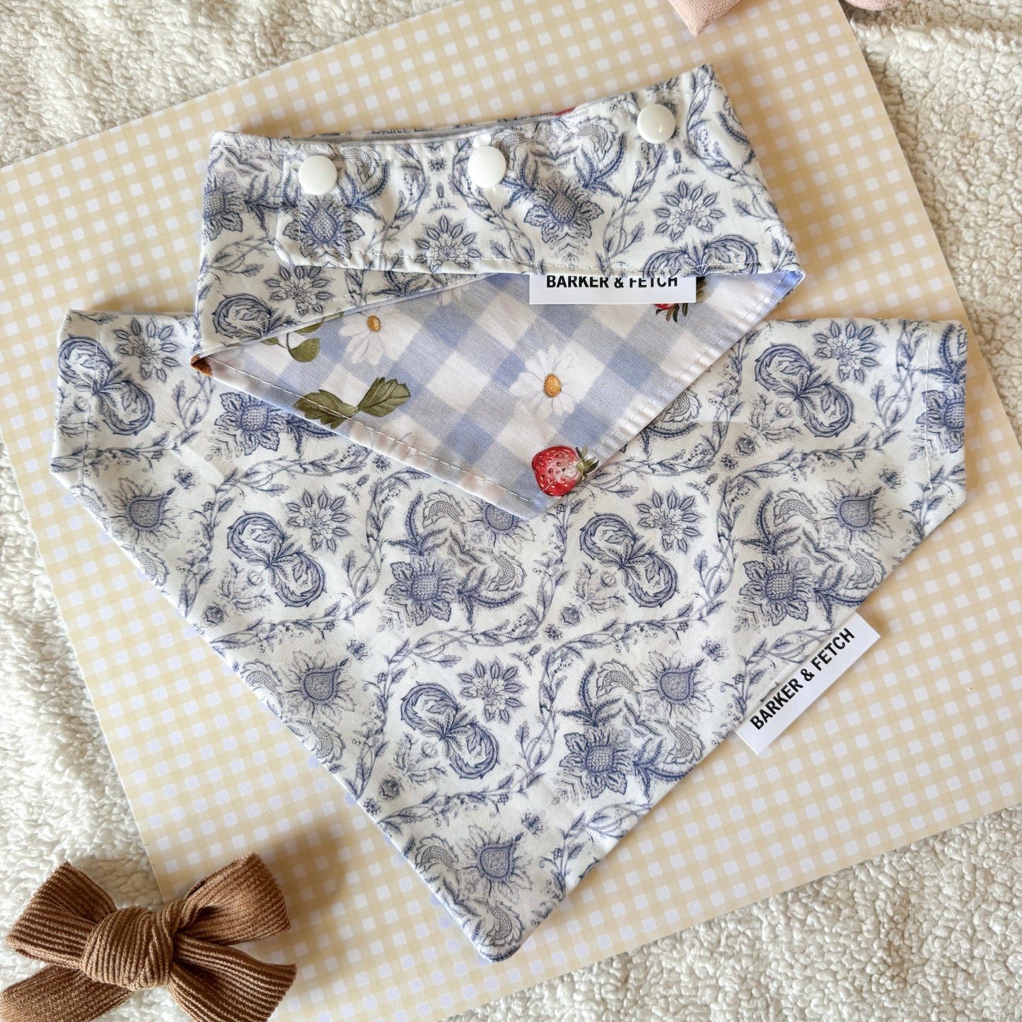Reversible dog bandana | Primrose