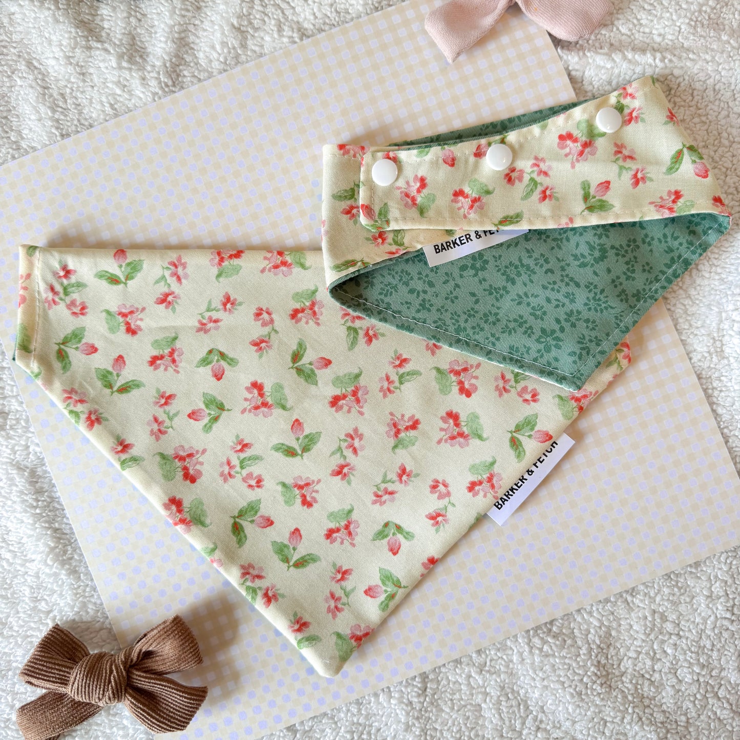Reversible dog bandana | Moss