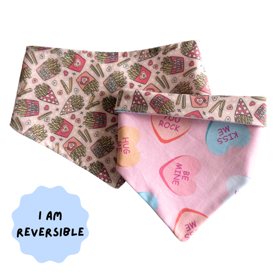 Reversible dog bandana - Love notes